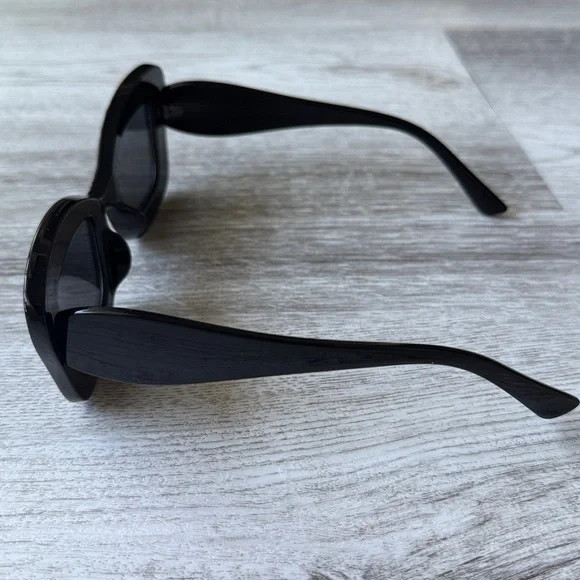 Anthropologie Black Cateye Square Rectangular Sunglasses, Trendy - Picture 3 of 4